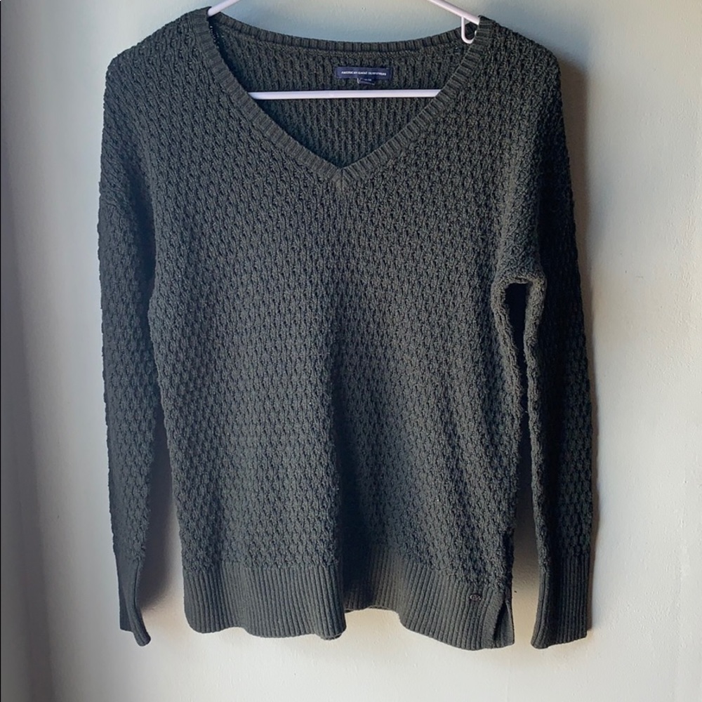 Green v neck sweater